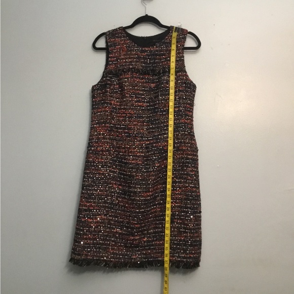 Elegant Tweed Sleeveless Dress - Picture 11 of 15